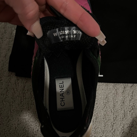 CHANEL Velvet Calfskin Mixed Fibers CC Sneakers 38.5 Dark Pink Green - Picture 4 of 5